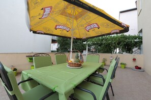 Standard-Apartment, 2 Schlafzimmer, Terrasse, Gartenblick | Terrasse/Patio