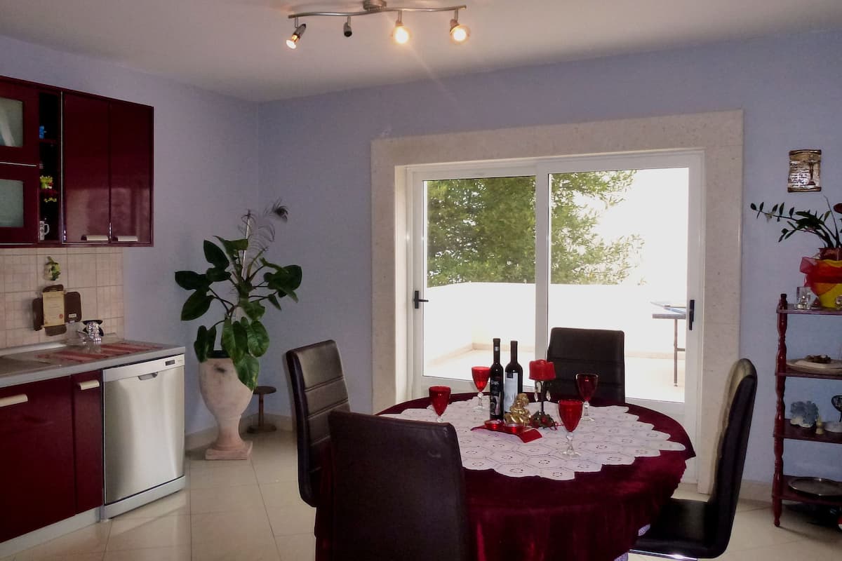 Departamento estándar, 2 habitaciones, Terraza, vista al jardín | Servicio a la habitación