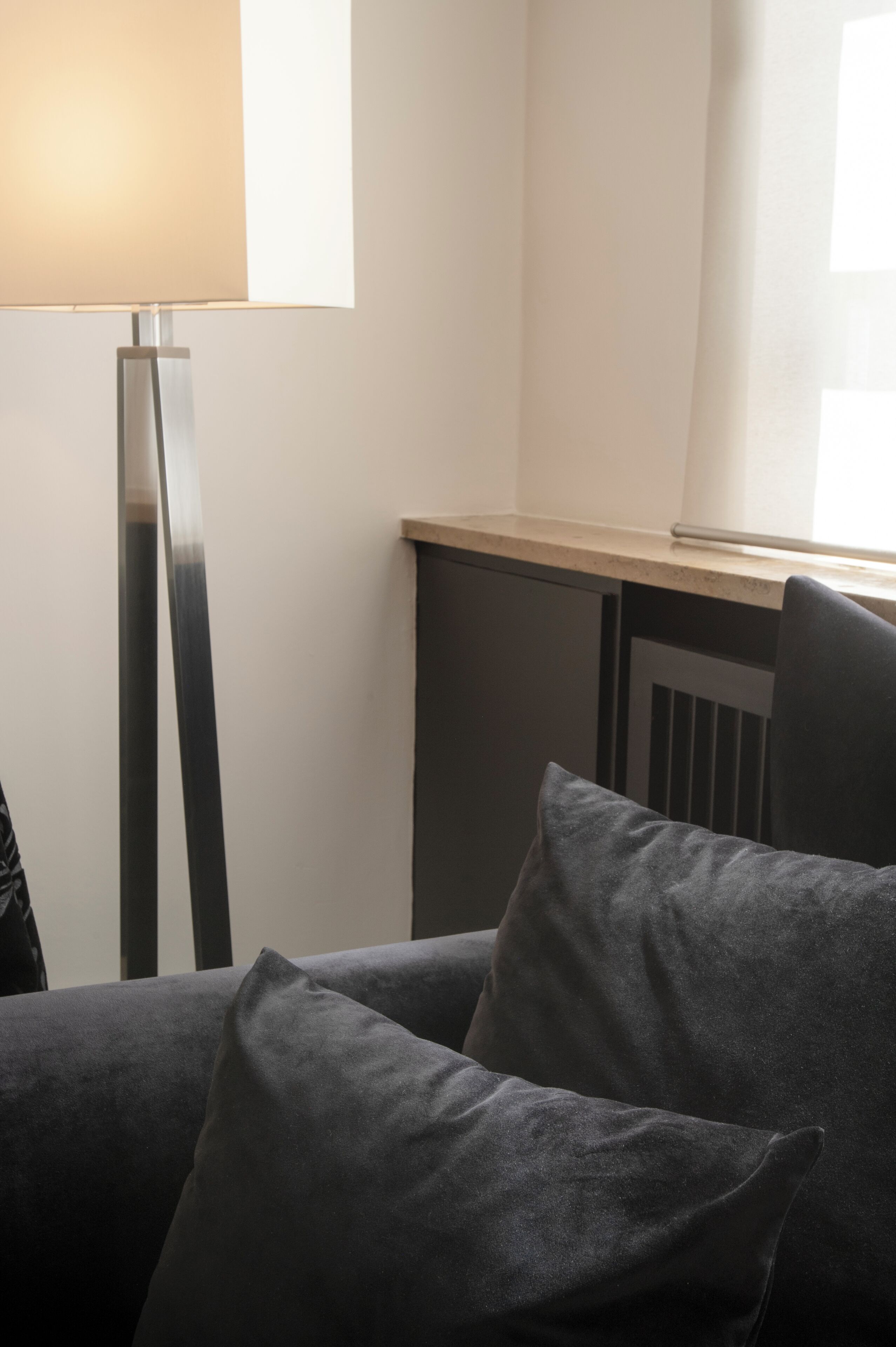 deluxe suite, 2 bedrooms, non smoking, bathtub | living area | 35-inch flat-screen tv with satellite channels, offices