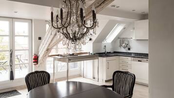 Luxury-Zimmer, 1 Queen-Bett, Badewanne, Gartenblick | Eigene KĂŒche