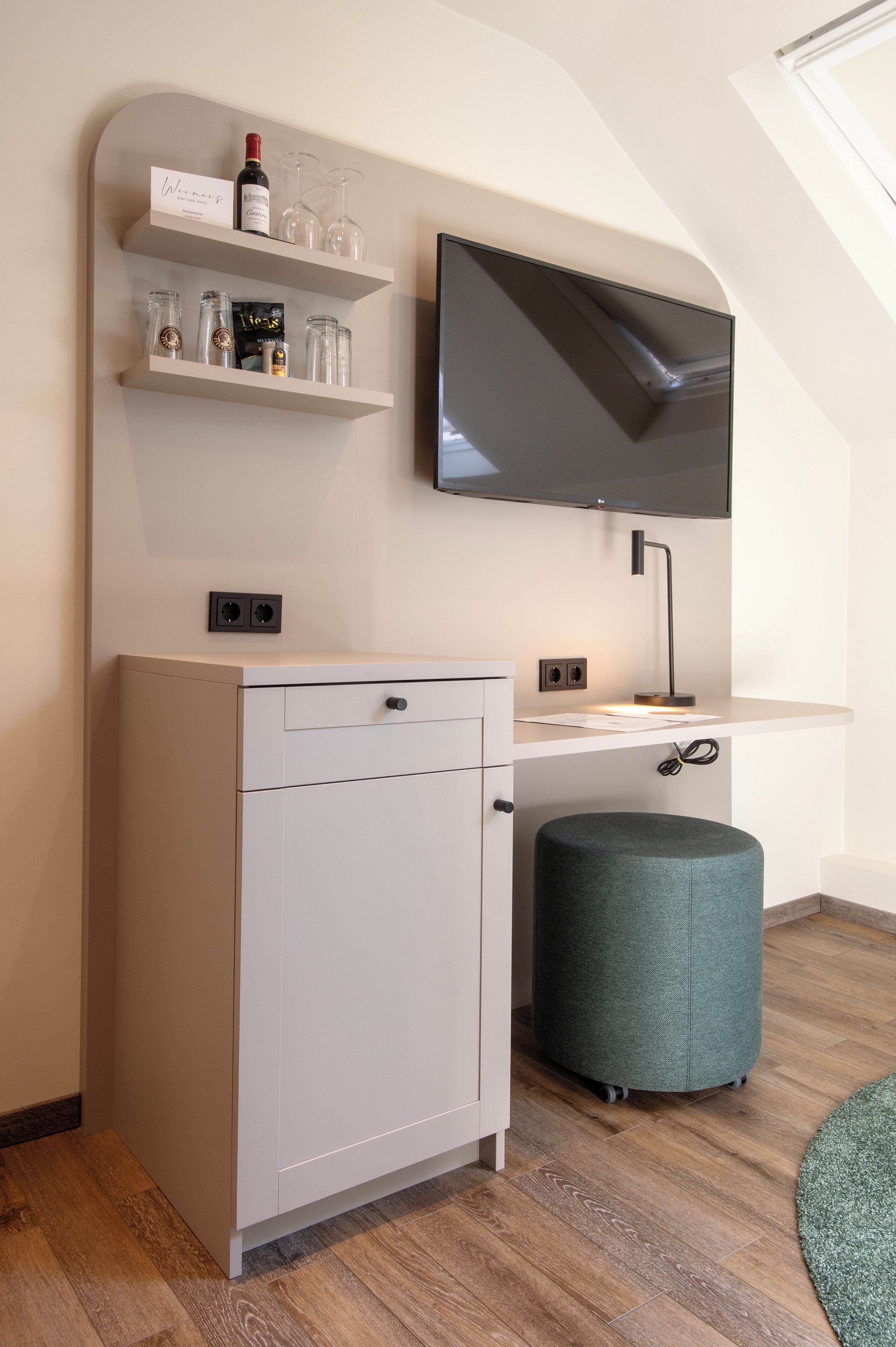 design double room, 1 bedroom, non smoking | 1 bedroom, premium bedding, minibar, individually decorated