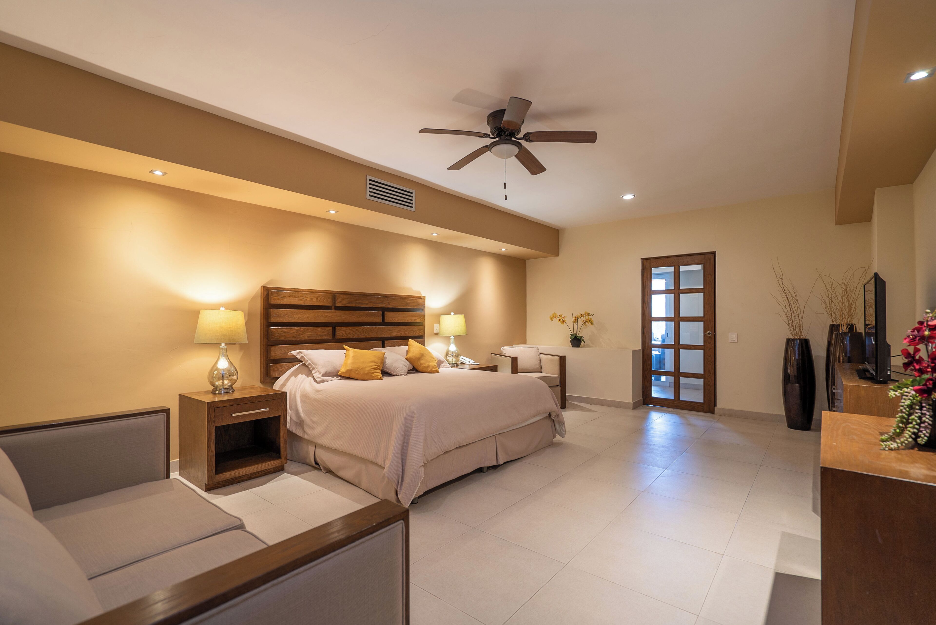master suite one bedroom | in-room safe, iron/ironing board, free wifi, bed sheets
