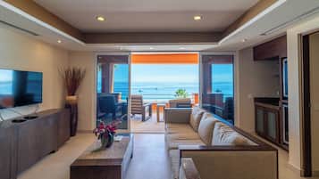 Penthouse 3 Bedrooms | Coin séjour | Télévision