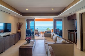 Penthouse 3 Bedrooms | Living area | TV