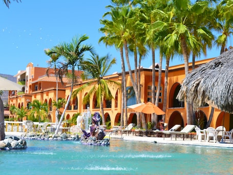 Exterior. Hotel Palmas De Cortez