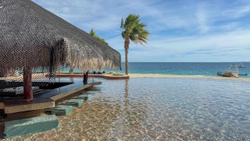 2 piscinas al aire libre, sombrillas, tumbonas