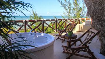 Master Suite Palapa | Uitzicht op strand/zee