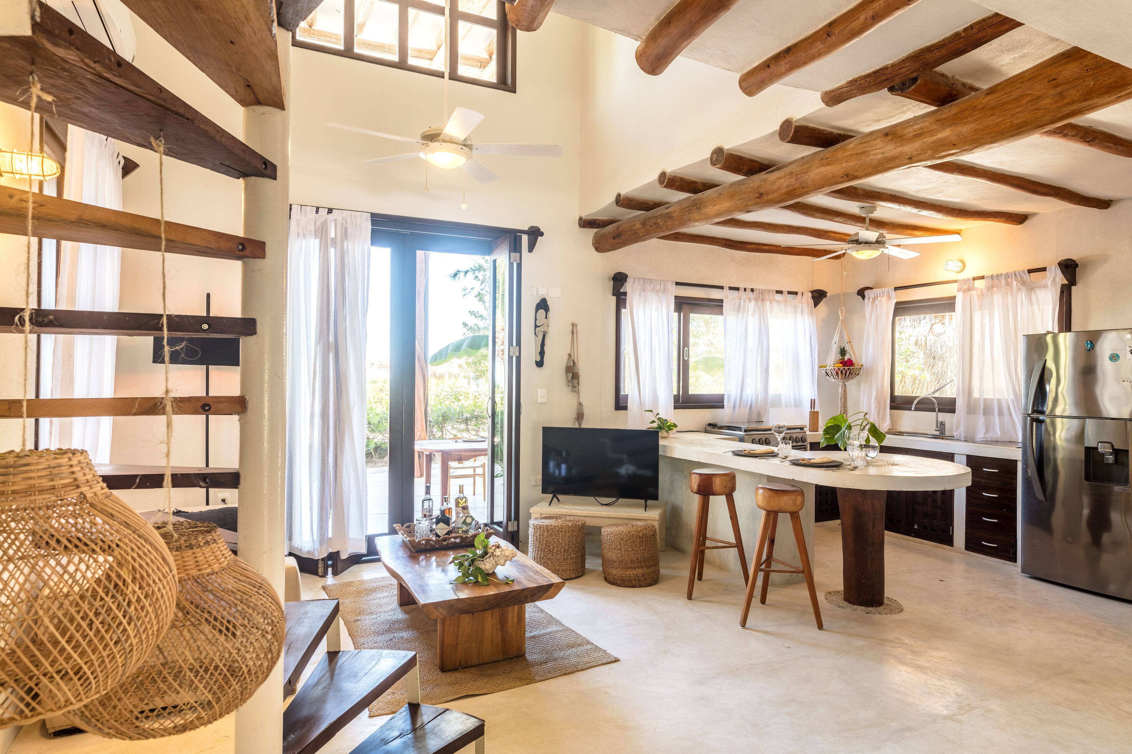 grand villa | 1 bedroom, in-room safe, desk, free wifi