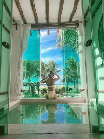3 outdoor pools, open 8:00 AM to 8:00 PM, pool umbrellas, pool loungers. Hotel Villas Flamingos