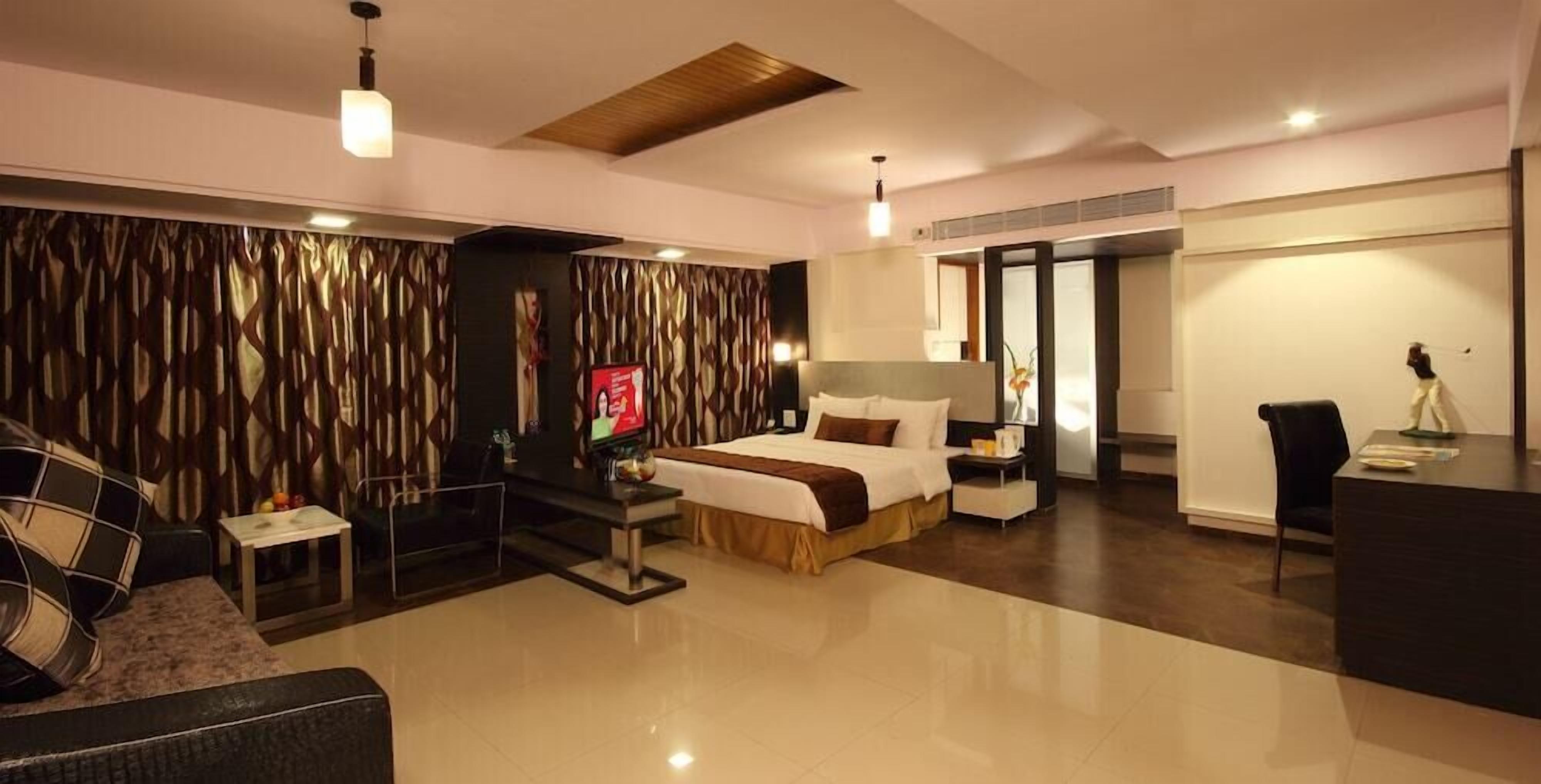 Premium bedding, Select Comfort beds, in-room safe