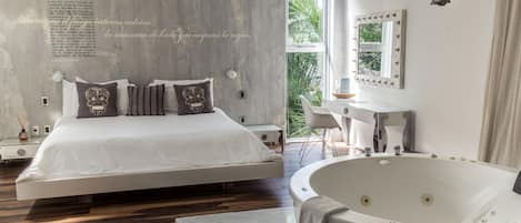 Master Suite | Banheira de hidromassagem