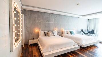 Junior Twin Room, City View | 1 bedroom, hypo-allergenic bedding available, in-room safe, desk