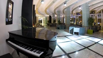 2 bars/lounges, poolside bar
