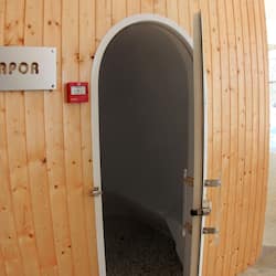 Sauna, bilik wap, rawatan badan, hidroterapi, aromaterapi, balut badan