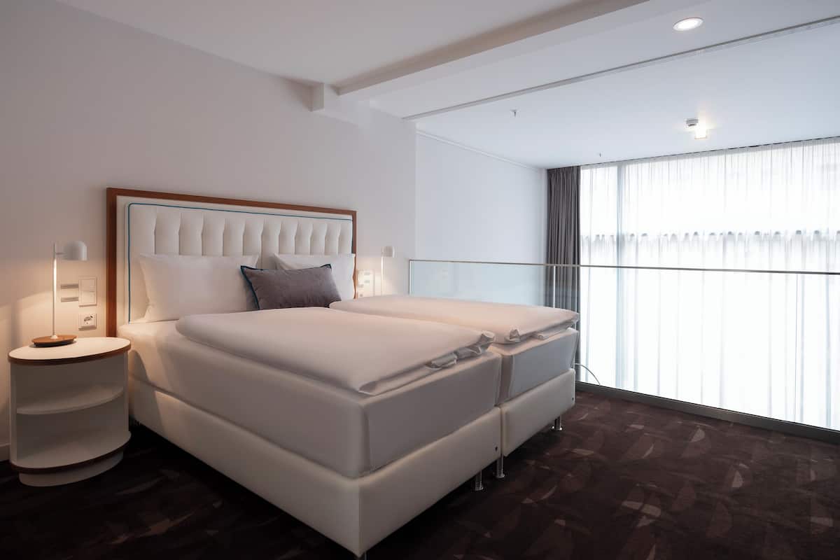 Superior-suite - 1 queensize-seng med sovesofa | 1 soveværelse, allergivenligt sengetøj, pengeskab på værelset