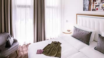 Chambre Supérieure, 1 grand lit | Literie hypoallergénique, coffres-forts dans les chambres