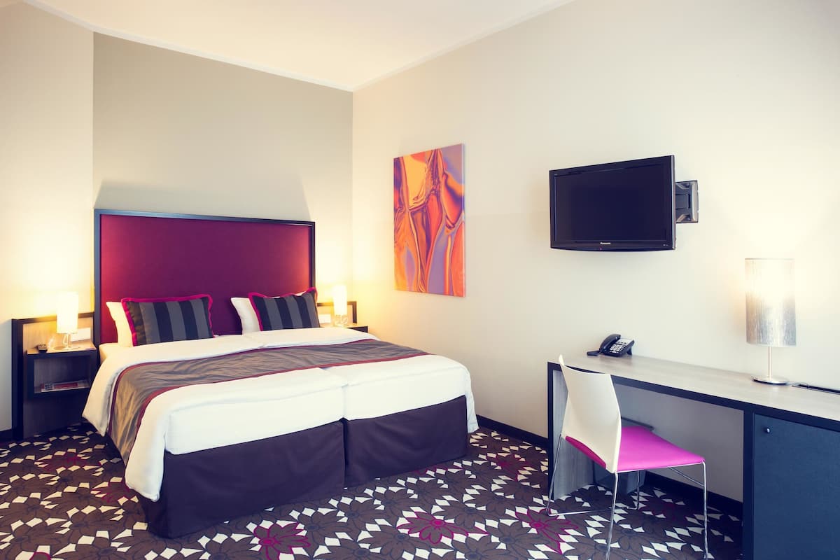 Standard-Doppelzimmer | Allergikerbettwaren, Zimmersafe, individuell dekoriert