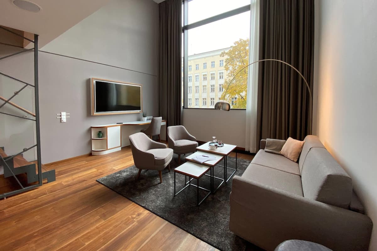 Superior Suite, 1 Queen Bed with Sofa bed | Hypo-allergenic bedding, in-room safe, individually decorated