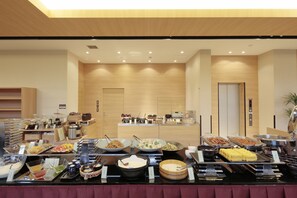 Daily buffet breakfast for a fee