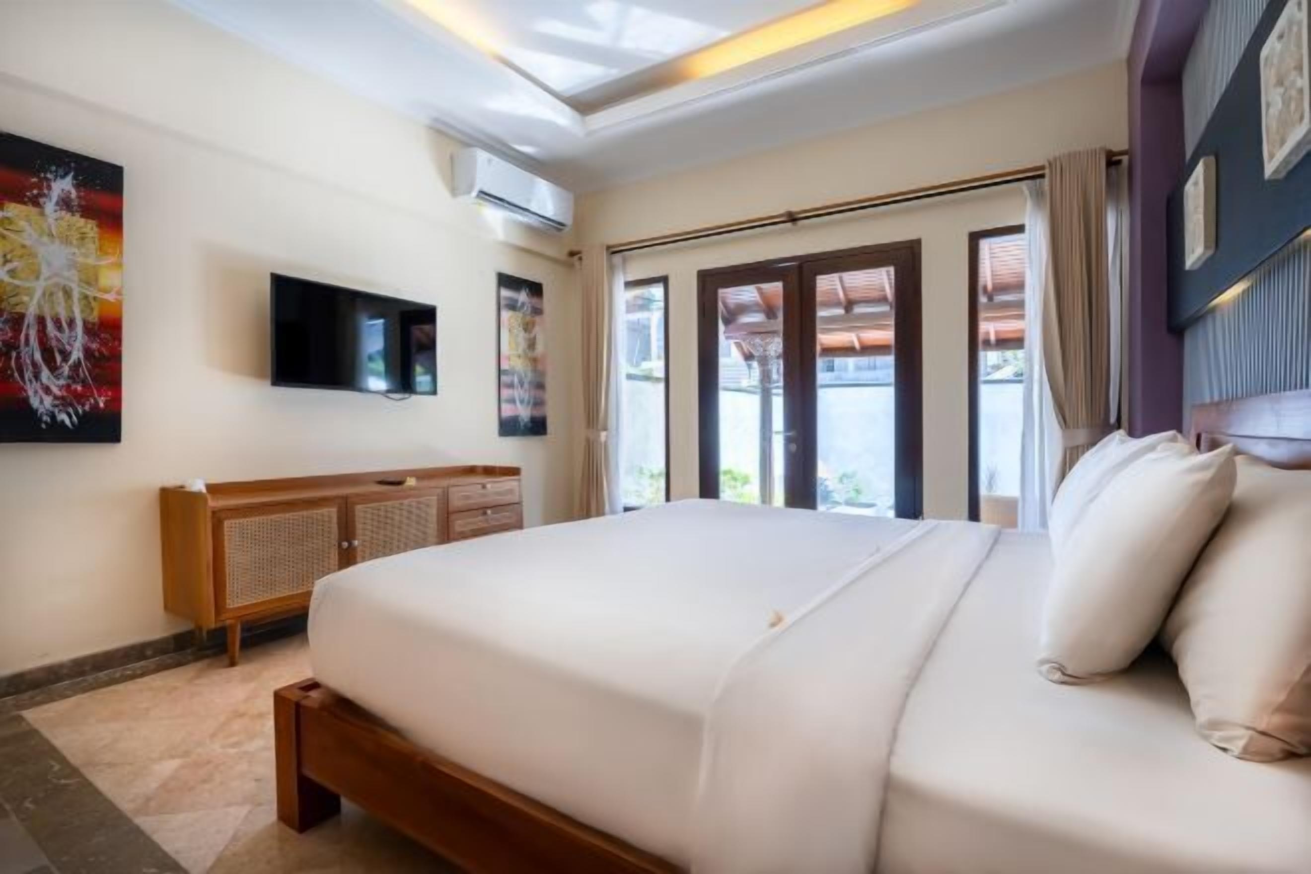 Premium bedding, minibar, in-room safe, individually decorated