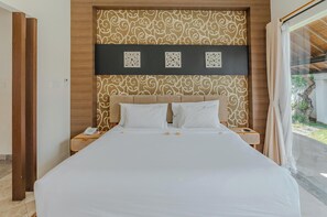 Premium bedding, minibar, in-room safe, individually decorated - The Club Villas (Seminyak)