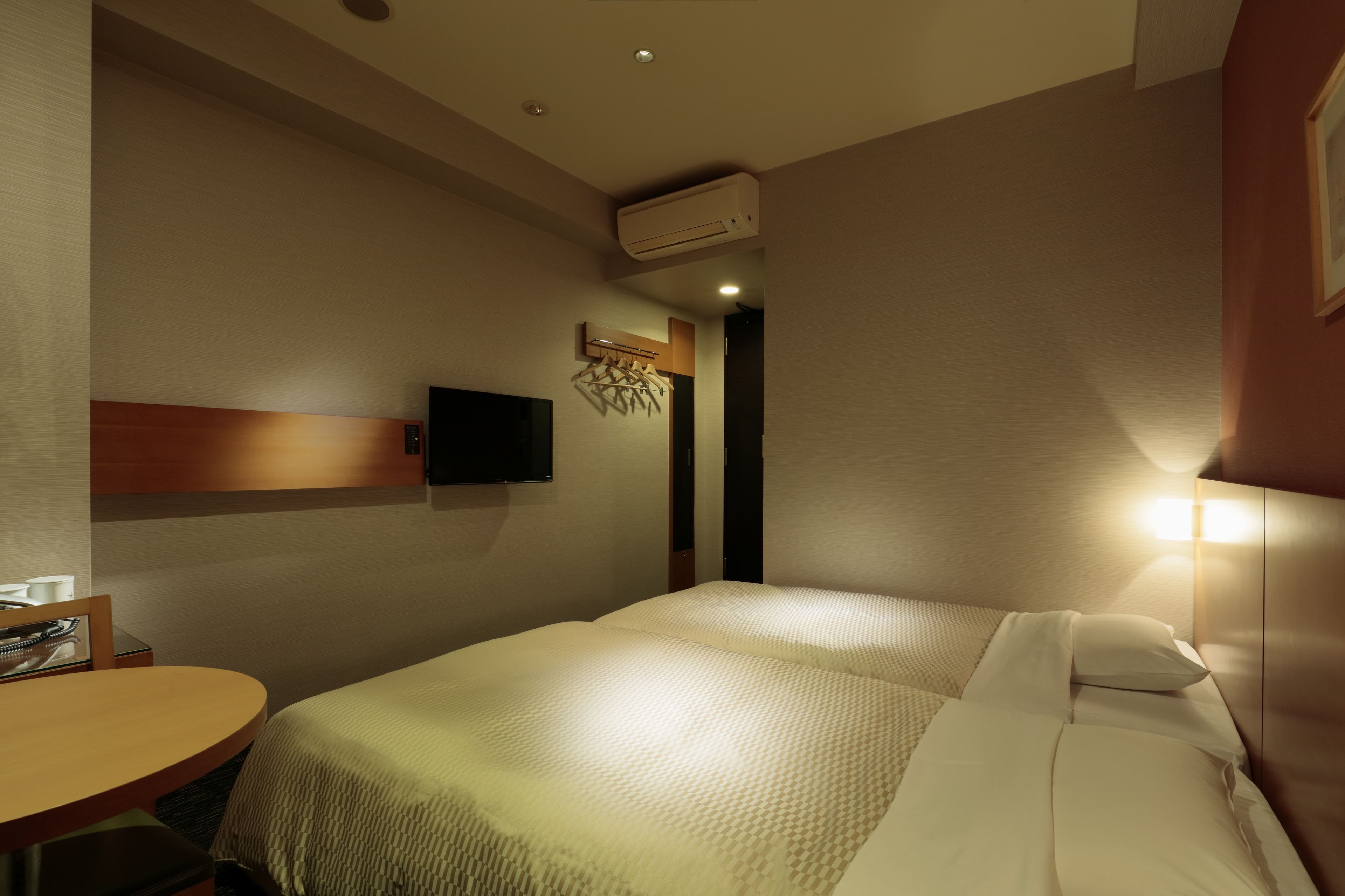 premium bedding, down duvets, desk, free wifi