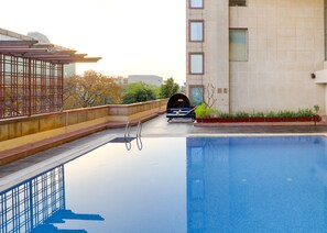 Outdoor pool - Lemon Tree Premier 1, Gurugram (Gurugram)
