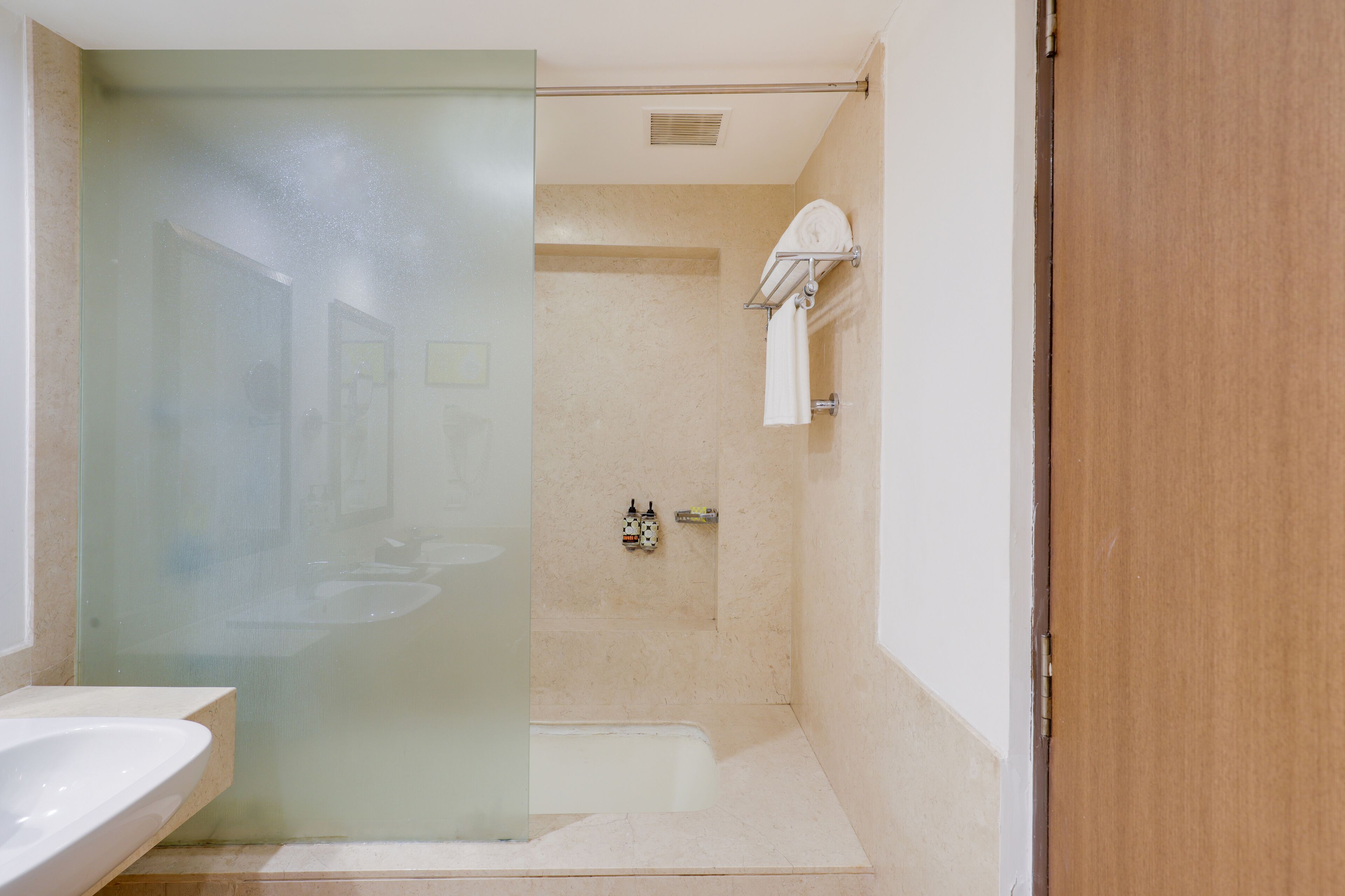 Foto - Lemon Tree Premier 1, Gurugram