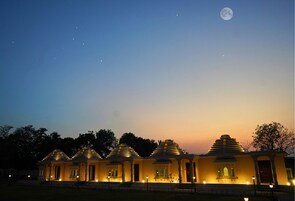 Royal Room | 1 bedroom, minibar, in-room safe, individually decorated