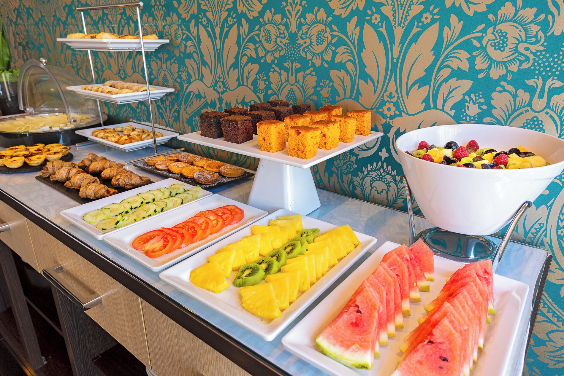 每日付費供應吃到飽早餐