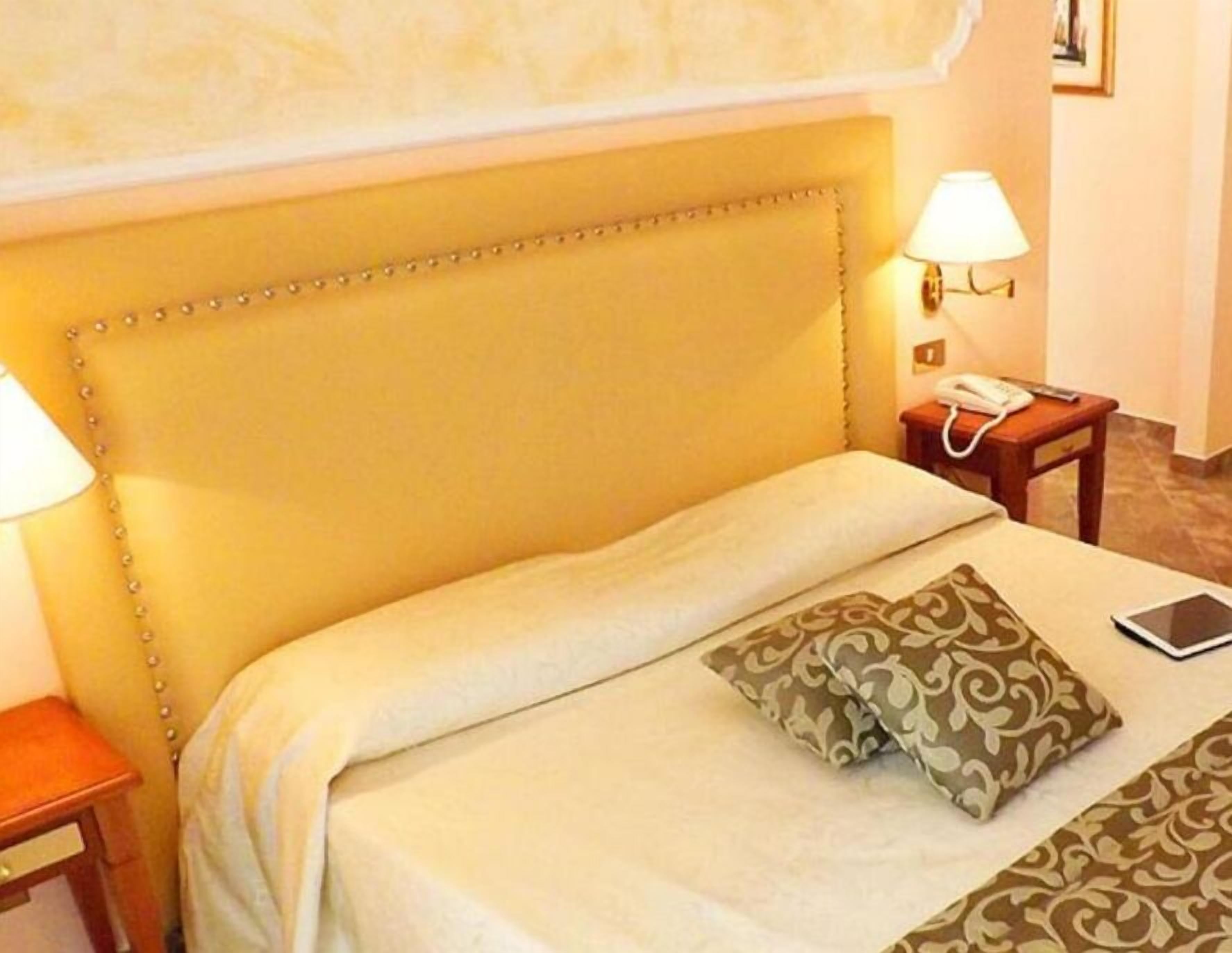 minibar, in-room safe, desk, soundproofing