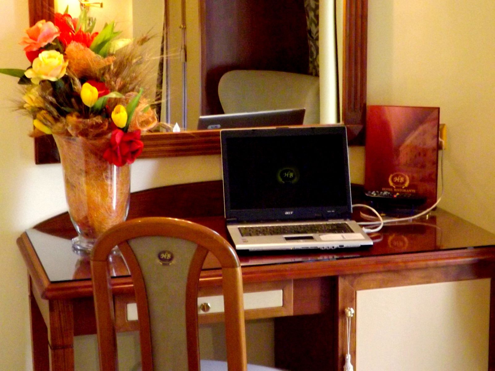 in-room business centre