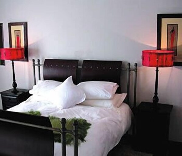 Suite (House of Parliament) | 4 bedrooms, premium bedding, pillow-top beds, in-room safe