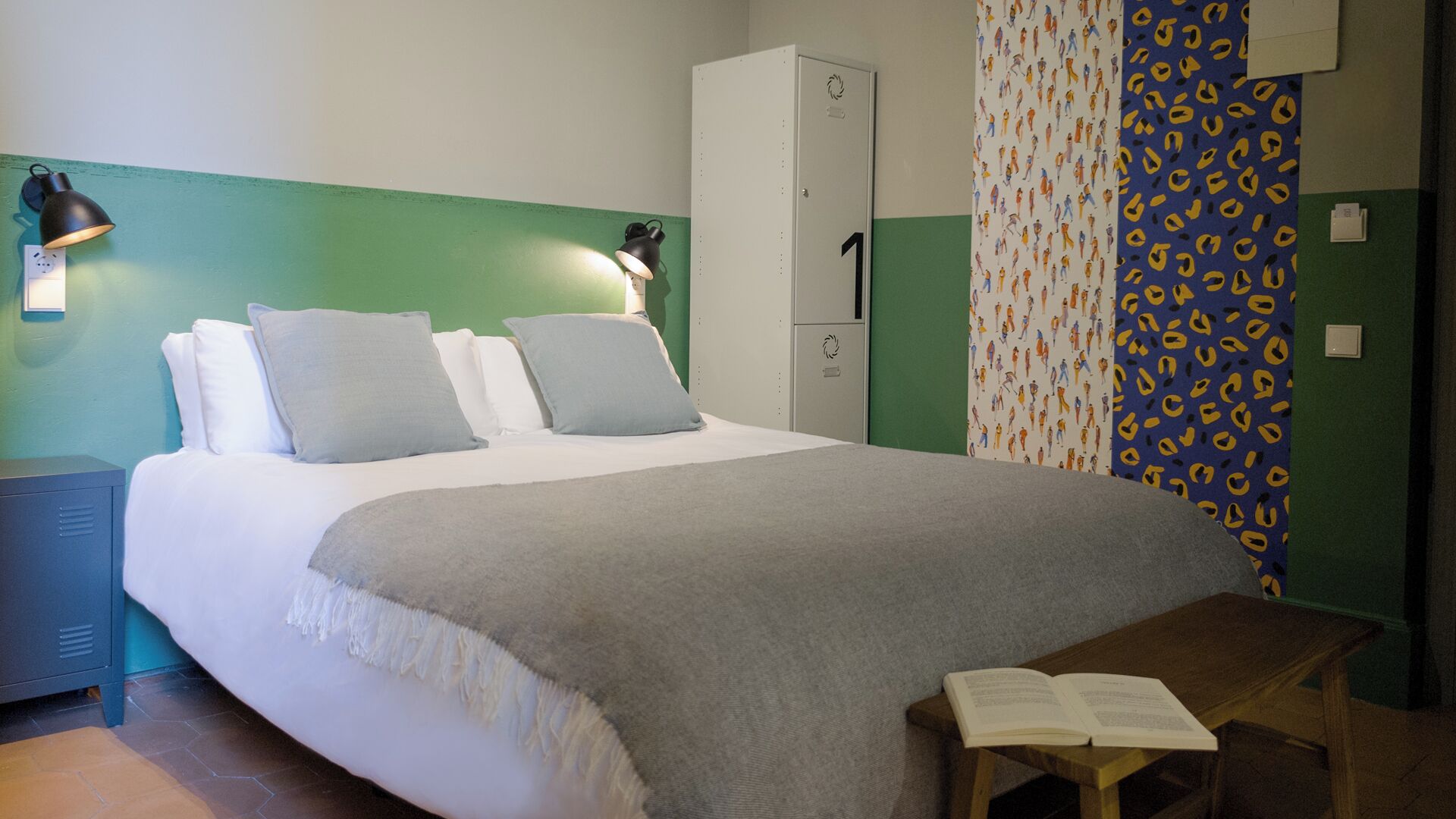 Iron/ironing board, free WiFi, bed sheets, wheelchair access