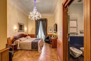 Premium bedding, minibar, in-room safe, desk - Relais Conte di Cavour de Luxe (Rome)