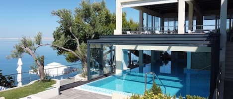 Piscine extérieure (ouverte en saison)