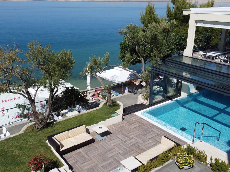 Seasonal outdoor pool