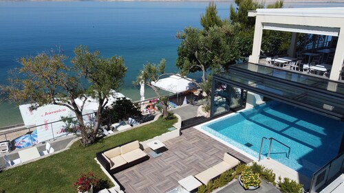 Hotel and Apartments Vila 4m