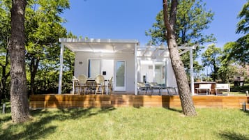 Deluxe Bungalow, 2 Bedrooms, Garden View | Garden view