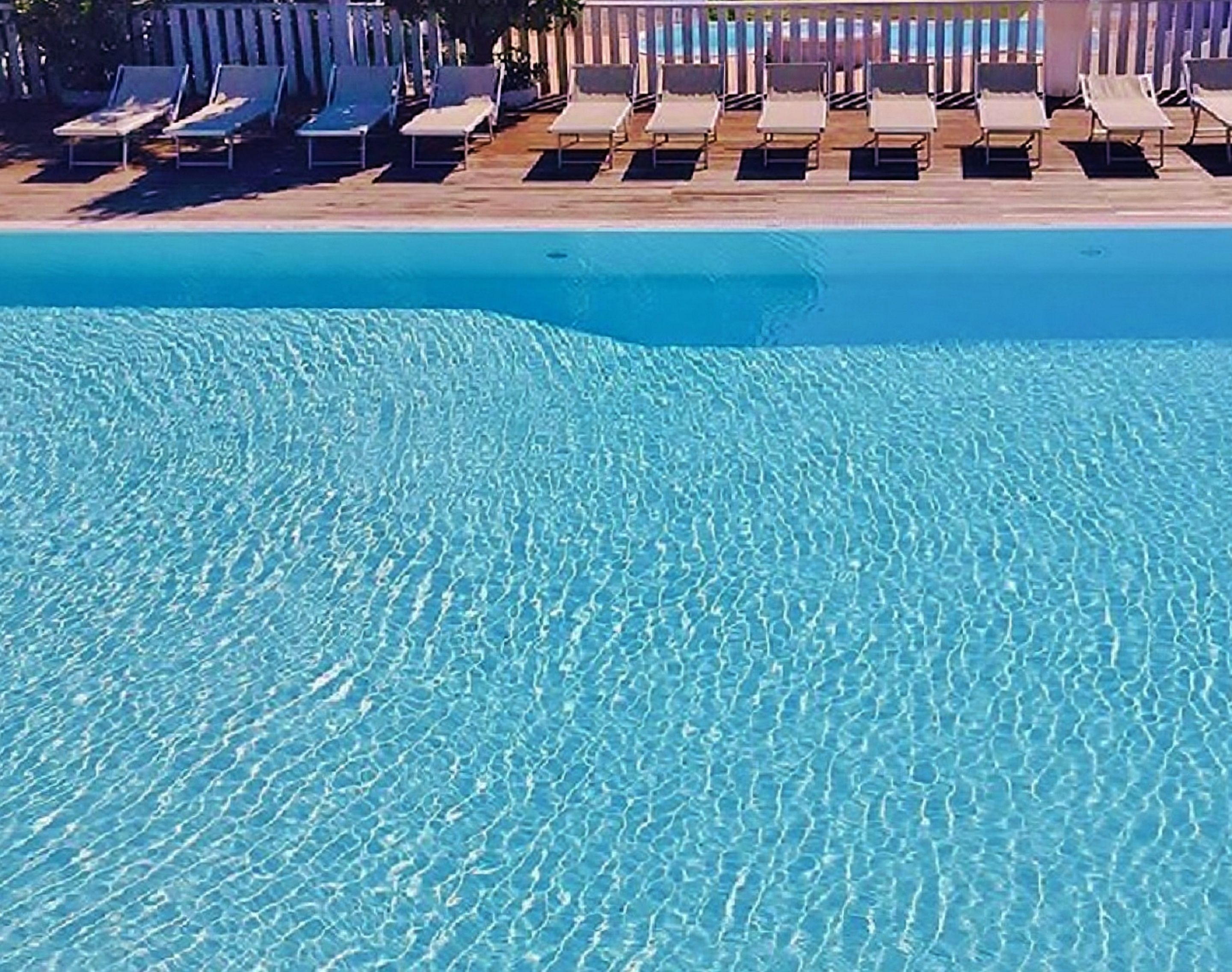 3 من حمّامات السباحة الخارجية، حمّام سباحة لا متناهي