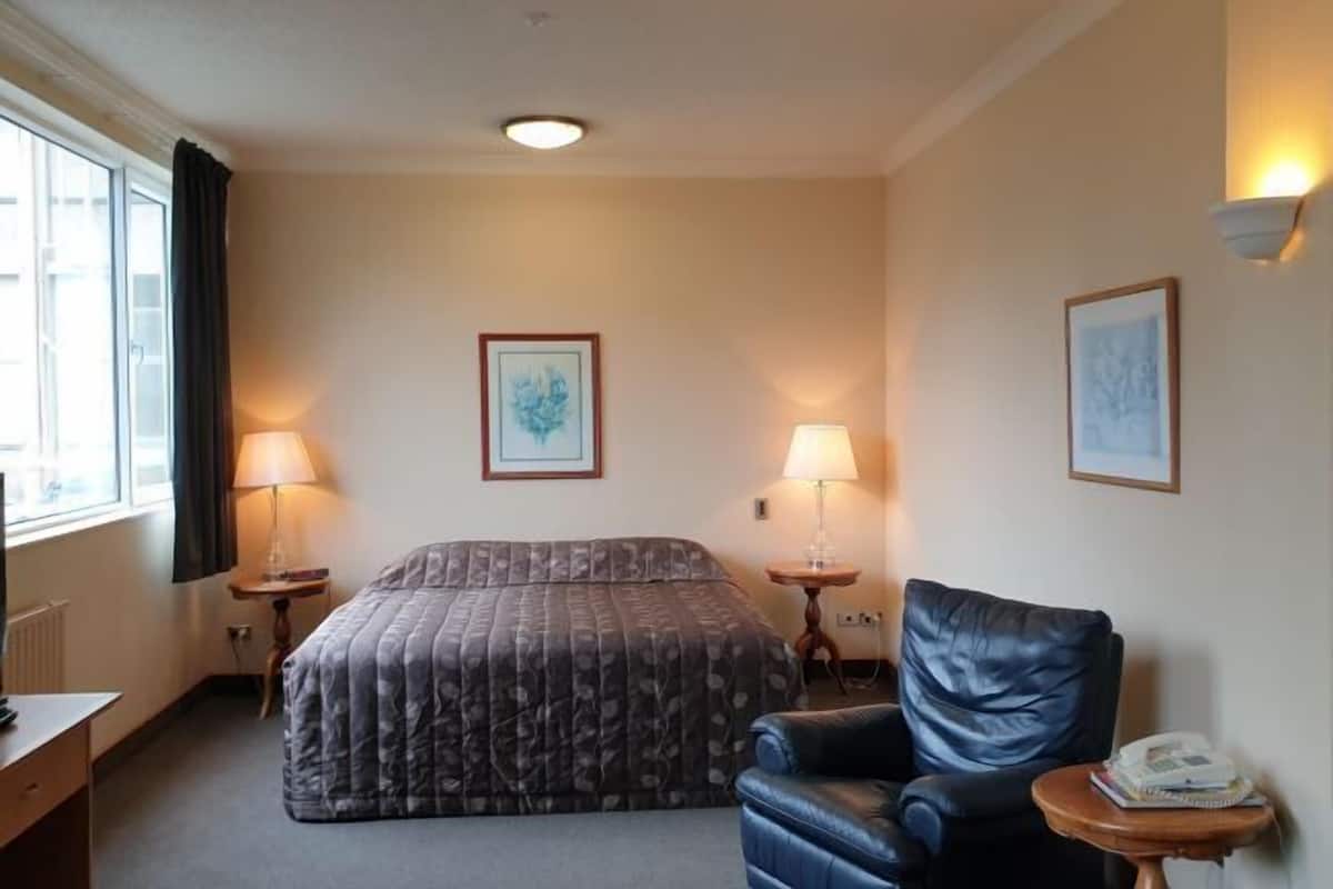 Desk, iron/ironing board, free WiFi, bed sheets
