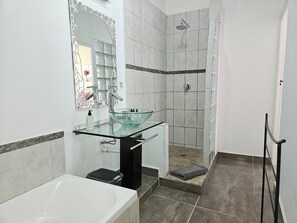 Standard Double bed Bedroom | Bathroom