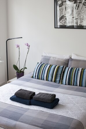 Pillowtop beds, individually decorated, desk, free WiFi - Kuwadro Guesthouse Centrum (Amsterdam)