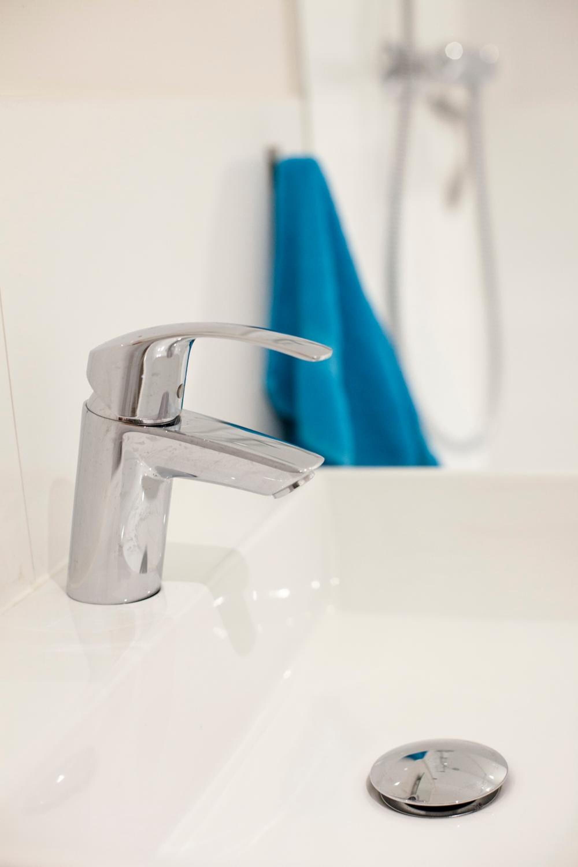 Kelengkapan dandanan diri percuma, pengering rambut, tuala disediakan 