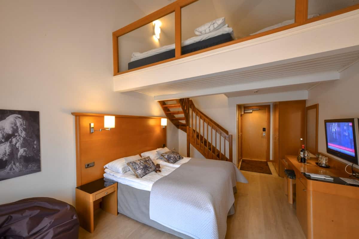 Chambre Quadruple | Draps en coton égyptien, literie de qualité supérieure, minibar