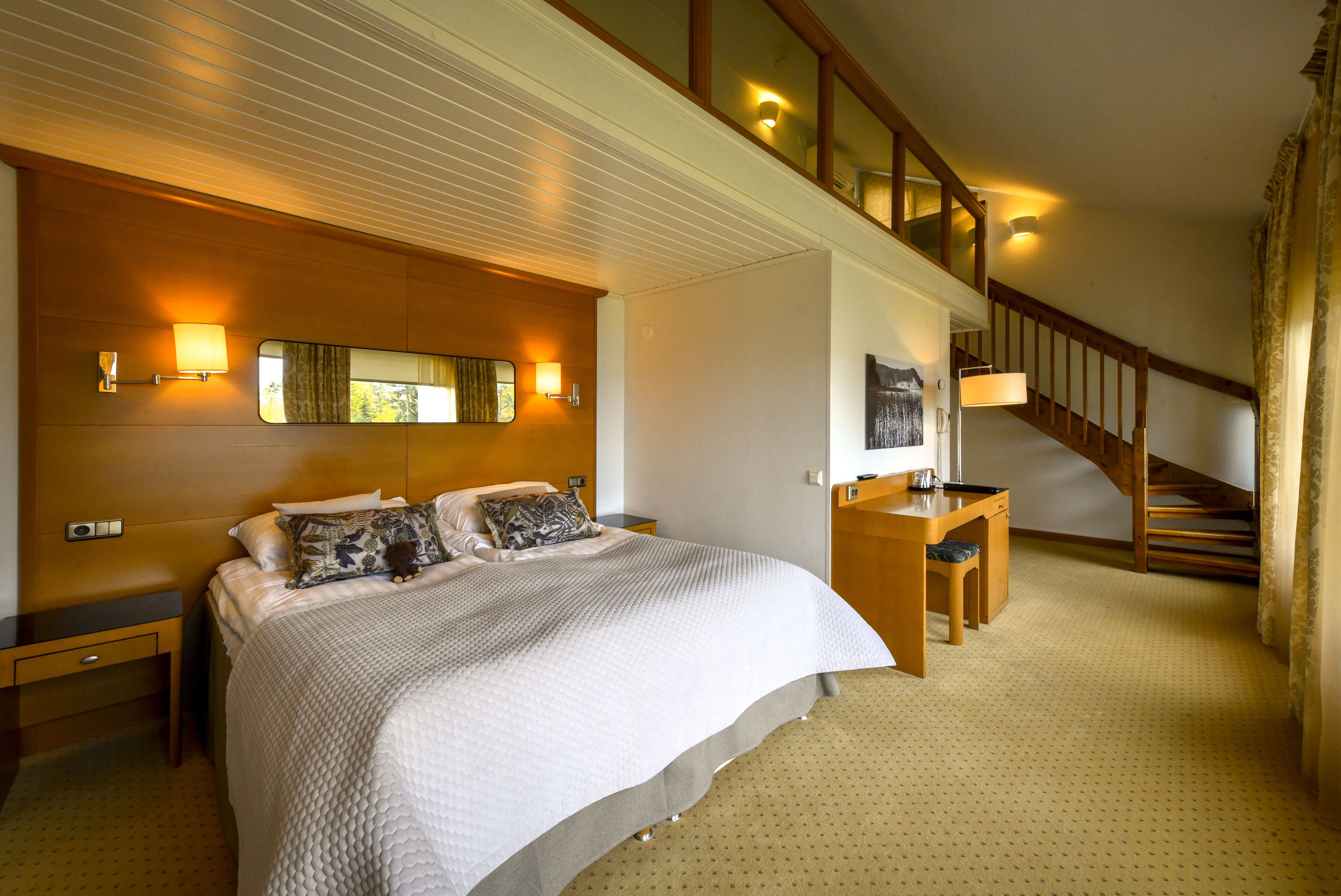 quadruple room | 1 bedroom, in-room safe, desk, laptop workspace