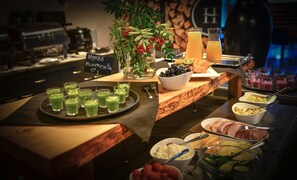 Free daily continental breakfast  - Hotel Aateli Lakeside (Sotkamo)