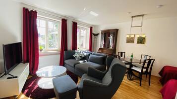 Standard-Apartment, 2 Schlafzimmer | Hochwertige Bettwaren, individuell dekoriert, individuell eingerichtet