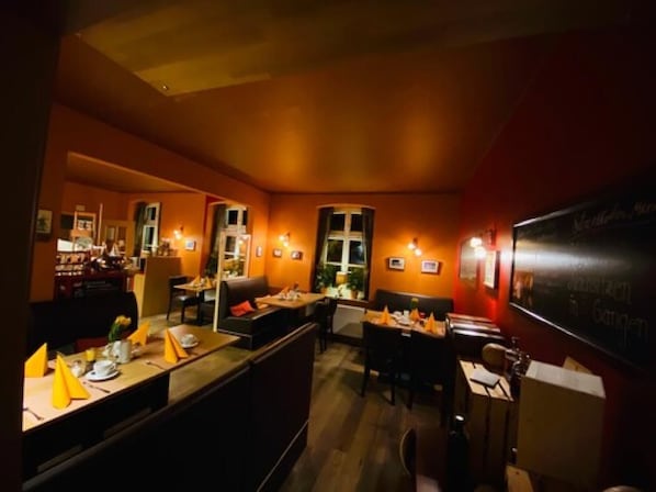 Dinner served, German cuisine, al fresco dining