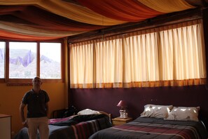 Select Comfort beds, desk, laptop workspace, free WiFi - Casa de Mama de Cusco 2 - The Ecohouse (Cusco)